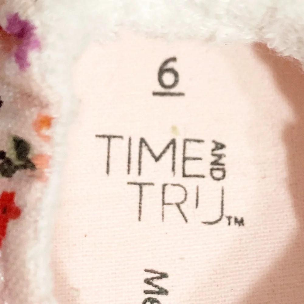 Time and Tru Memory Foam Floral Pink Lace Up Slip On Tru’s Scrunch Back Sneakers